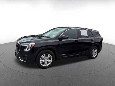 Used 2024 GMC Terrain SLE FWD image 8