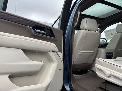 New 2026 GMC Yukon Denali w/ Sun & Power Step Package image 41