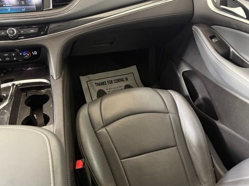 Used 2018 Buick Enclave Essence FWD image 27
