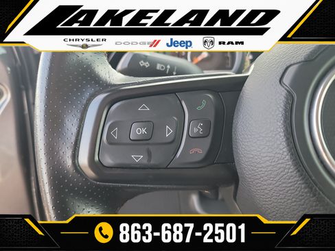Used 2024 Jeep Gladiator Mojave AWD/4WD image 28