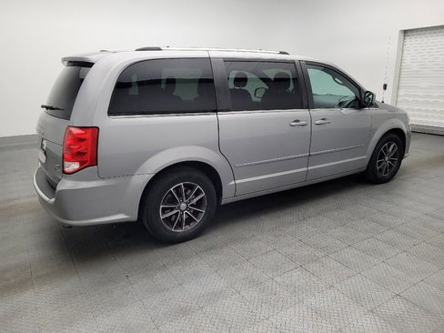 Used 2017 Dodge Grand Caravan SXT image 10