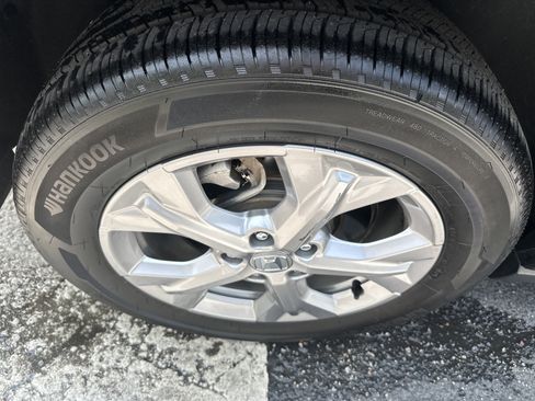 Used 2023 Honda HR-V LX image 6