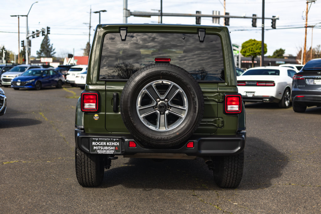 Used 2023 Jeep Wrangler Unlimited Sahara AWD/4WD image 9