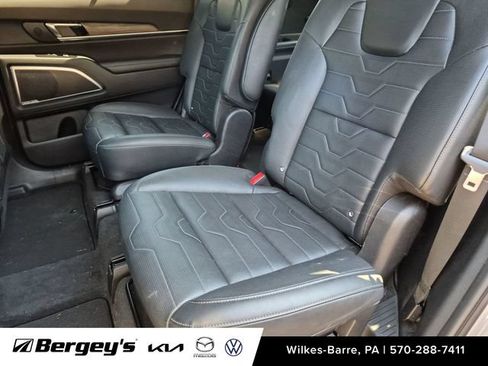 Used 2022 Kia Telluride SX w/ SX Prestige Package AWD/4WD image 24