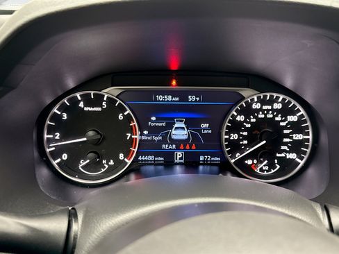 Used 2024 Nissan Altima 2.5 SV image 13