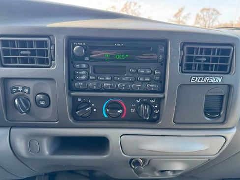 Used 2003 Ford Excursion XLT image 34