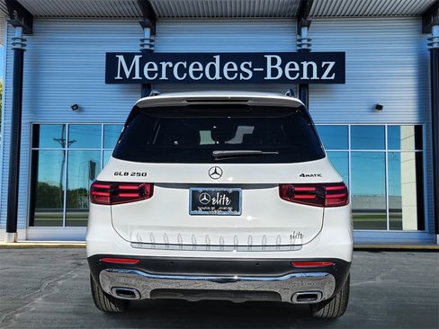 New 2026 Mercedes-Benz GLB 250 4MATIC image 5