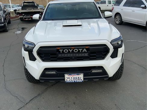 Used 2024 Toyota Tacoma TRD Sport w/ TRD Sport Upgrade Package AWD/4WD image 22