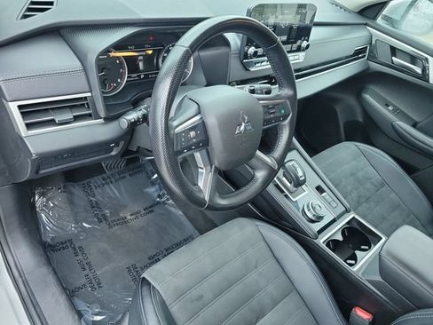 Used 2024 Mitsubishi Outlander SE FWD image 22