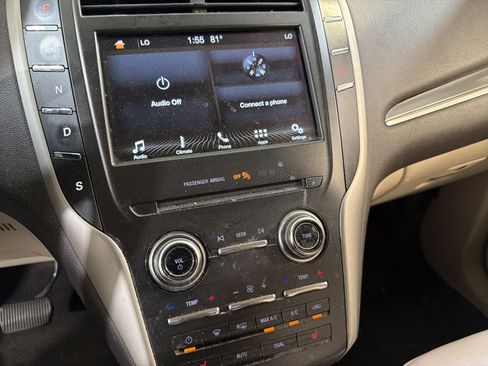 Used 2018 Lincoln MKC Premiere image 17