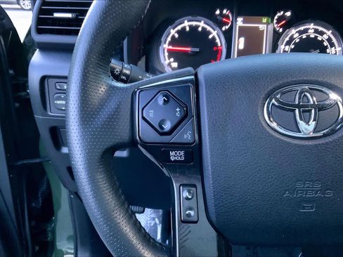 Used 2022 Toyota 4Runner TRD Off-Road Premium w/ Moonroof Package AWD/4WD image 23