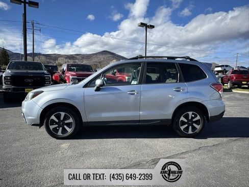 Used 2017 Subaru Forester 2.5i Premium w/ All-Weather Package image 7