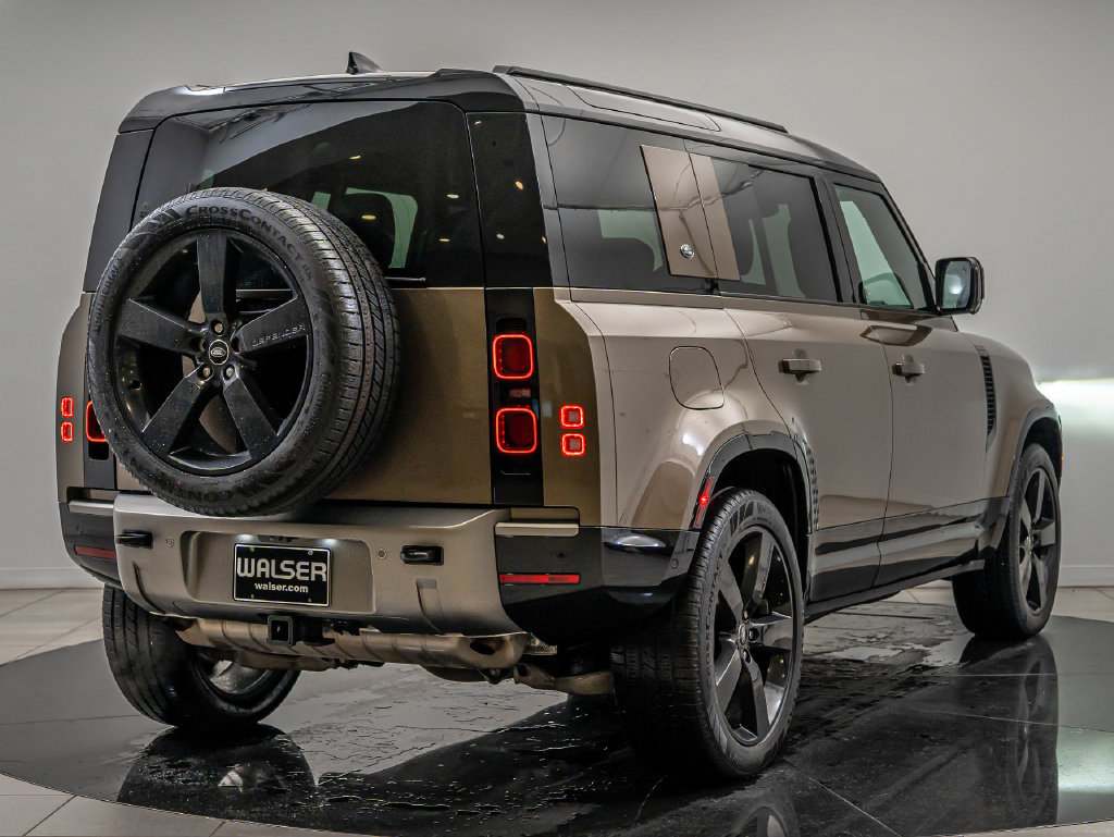 Used 2024 Land Rover Defender 110 X-Dynamic SE AWD/4WD image 10