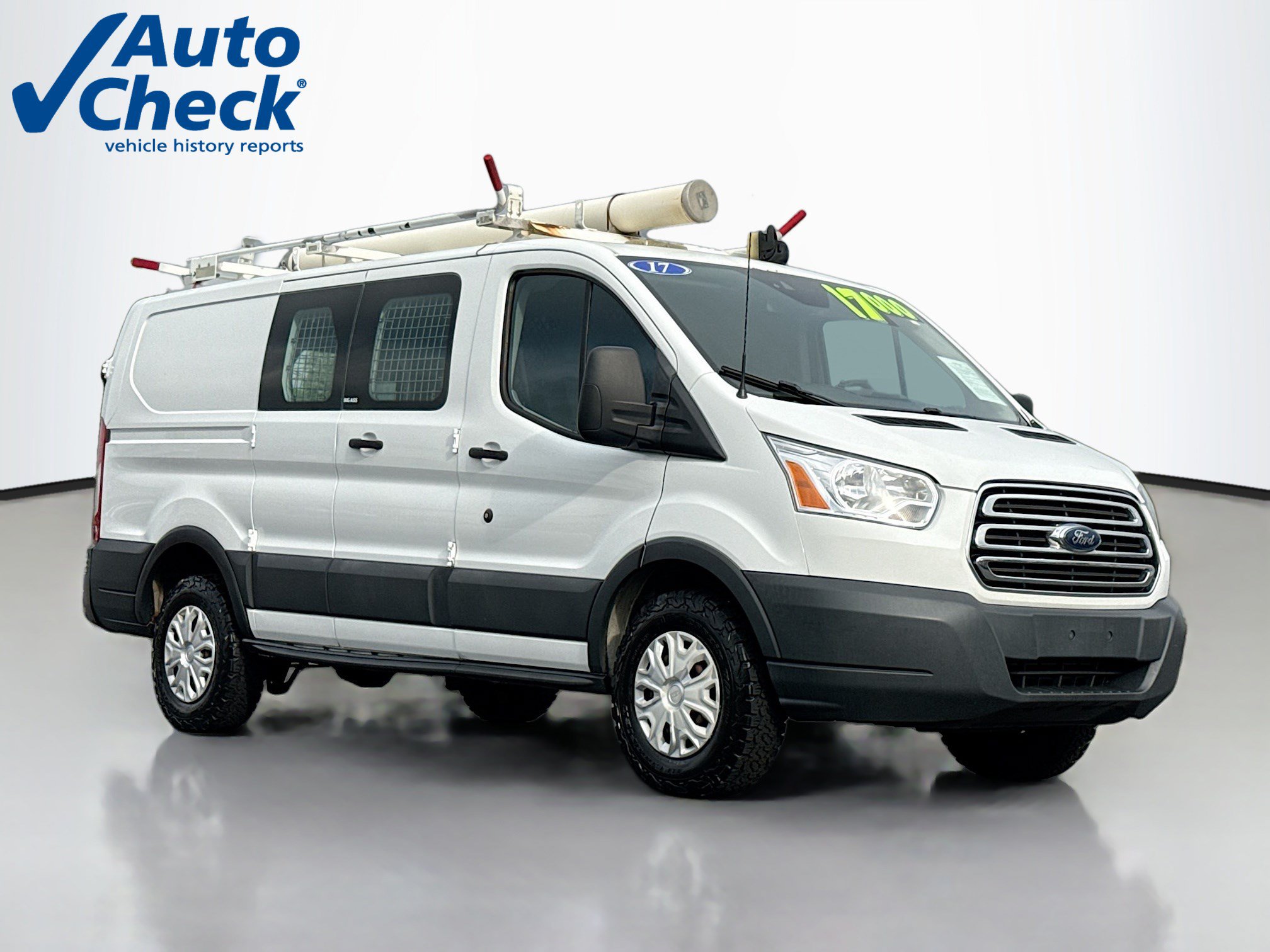 Used 2017 Ford Transit 250 130 Low Roof w/ Exterior Upgrade Package RWD image 1