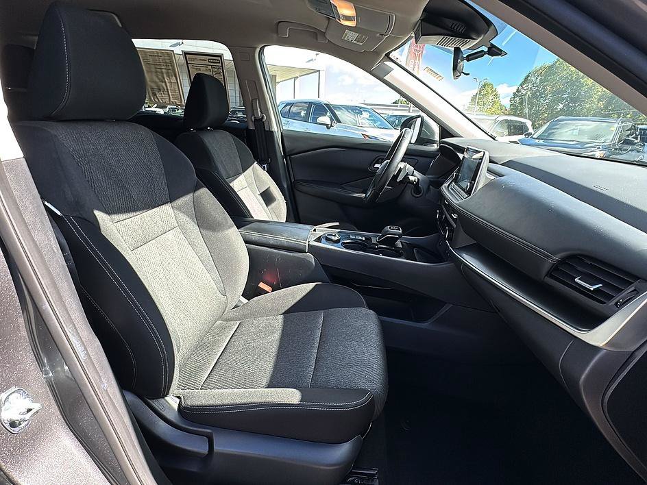 Certified 2025 Nissan Rogue SV AWD/4WD image 25