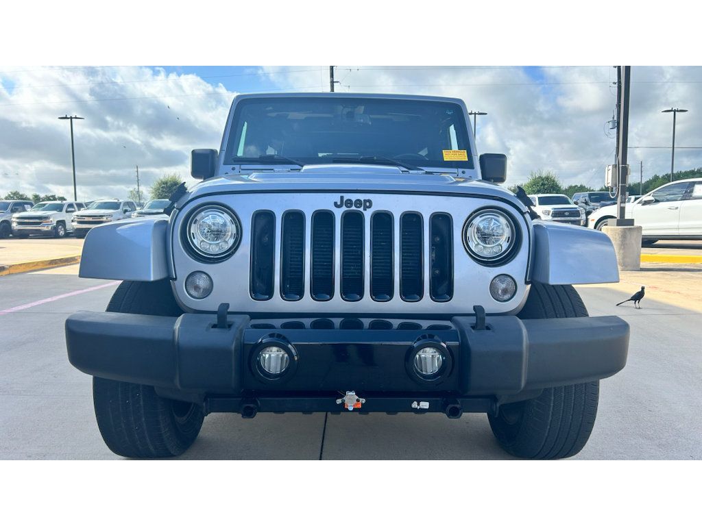 Used 2017 Jeep Wrangler Unlimited Sahara AWD/4WD image 2