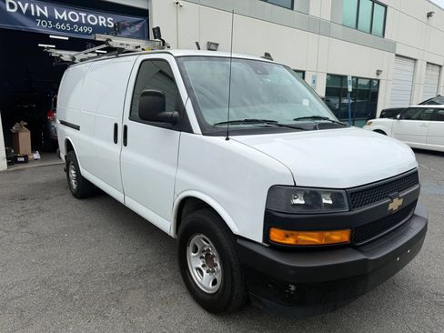 Used 2019 Chevrolet Express 2500 w/ Driver Convenience Package RWD image 7