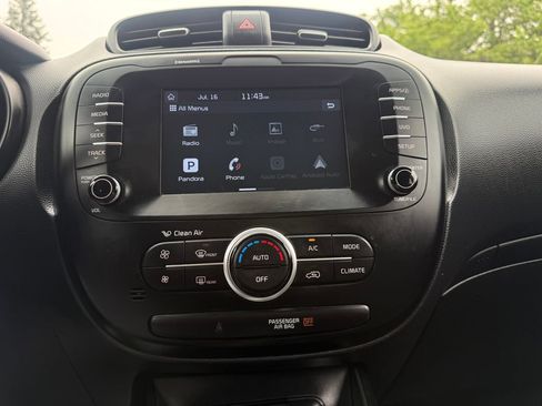 Used 2018 Kia Soul + FWD image 16