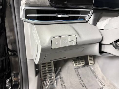 Used 2025 Hyundai Elantra SEL FWD image 13
