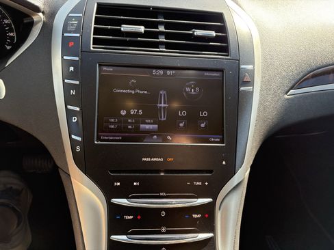 Used 2013 Lincoln MKZ FWD image 14