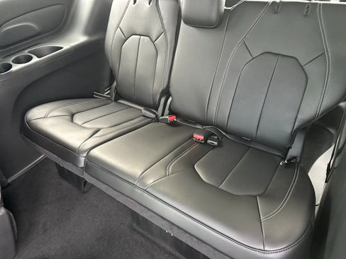 New 2026 Chrysler Pacifica Select w/ S Appearance Package image 15