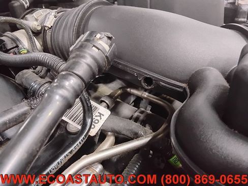Used 2015 Ford Taurus SE FWD image 10