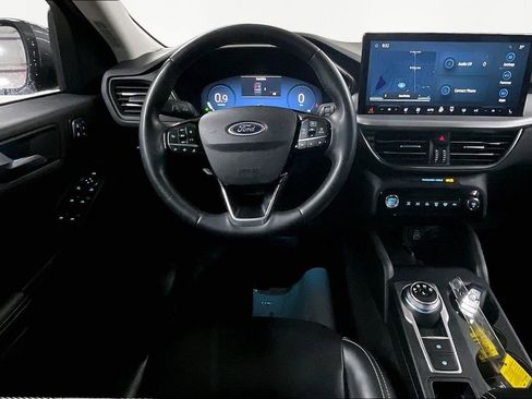 Used 2024 Ford Escape Platinum image 10