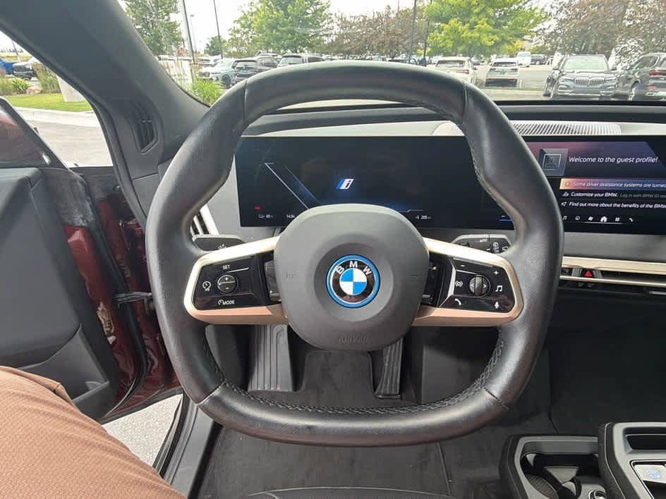 Used 2024 BMW iX xDrive50 w/ Sport Package AWD/4WD image 15