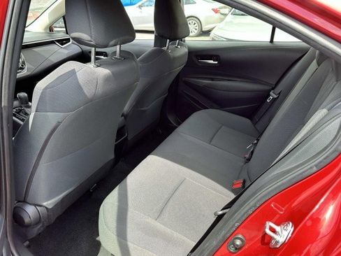 Used 2020 Toyota Corolla LE image 12