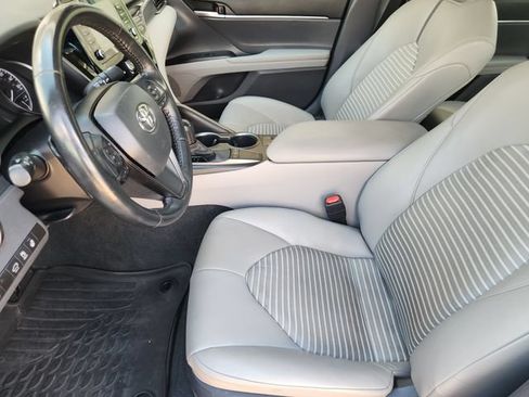 Used 2024 Toyota Camry SE w/ Cold Weather Package FWD image 12