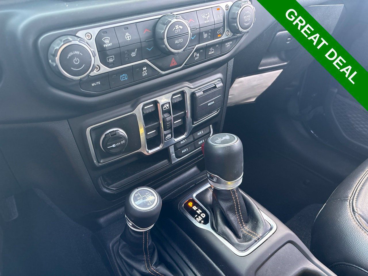 Used 2023 Jeep Wrangler Unlimited Sahara AWD/4WD image 18