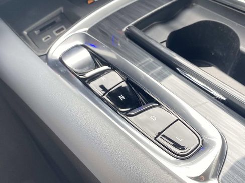 Used 2022 Buick Enclave Essence w/ Sport Touring Edition image 26