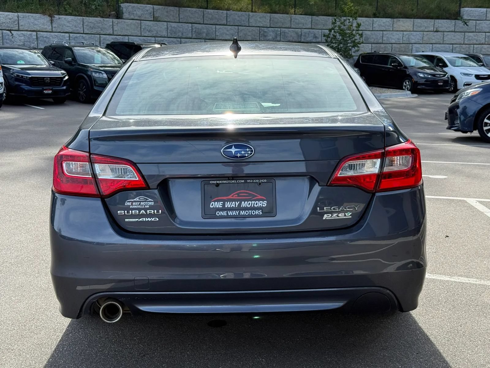 Used 2017 Subaru Legacy 2.5i Premium AWD/4WD image 4
