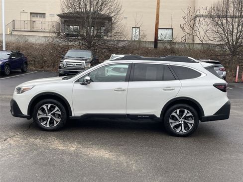 Used 2022 Subaru Outback Touring XT image 2