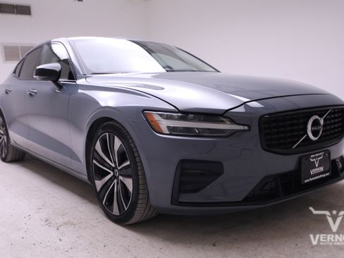 Used 2022 Volvo S60 B5 Momentum image 6