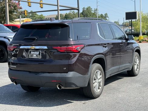 Used 2022 Chevrolet Traverse LT FWD image 11