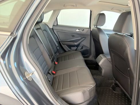 Certified 2023 Volkswagen Jetta SE FWD image 29