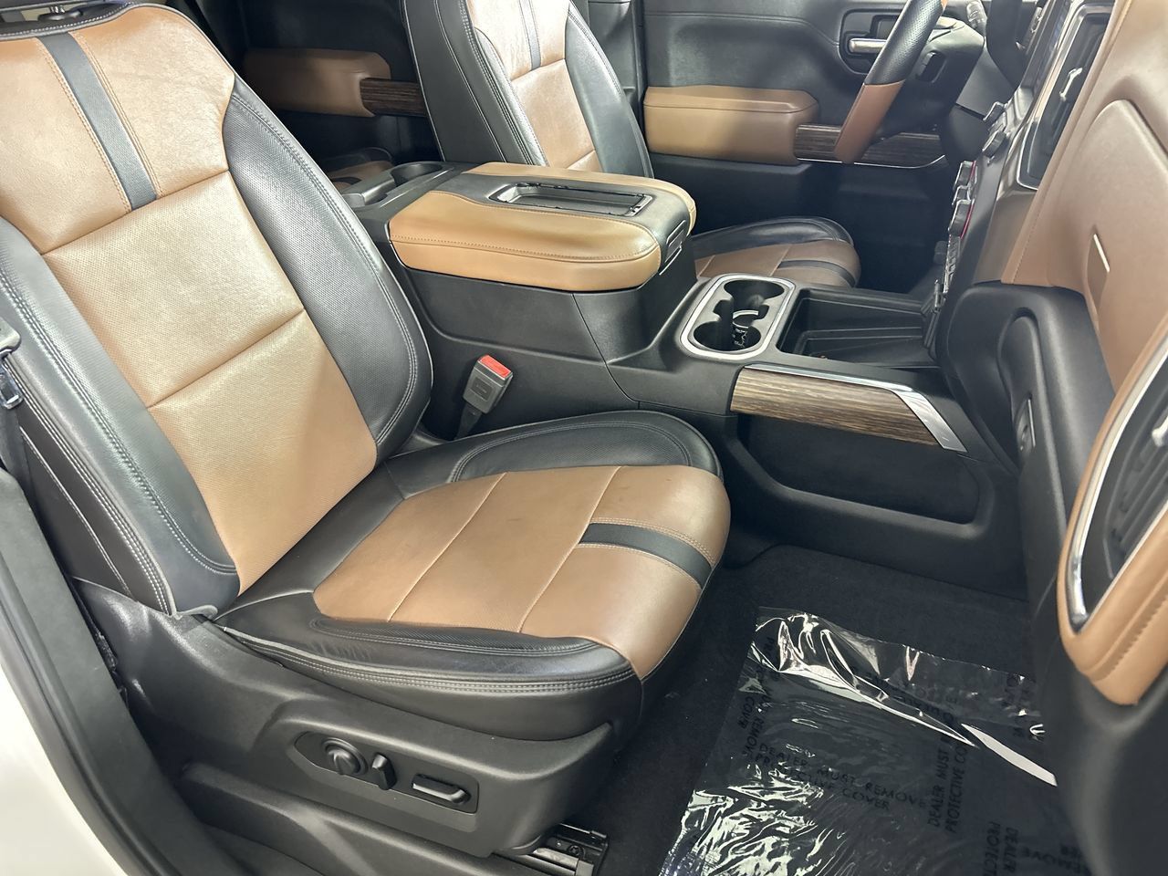 Used 2019 Chevrolet Silverado 1500 High Country w/ Technology Package AWD/4WD image 27