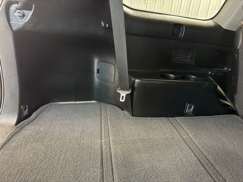 Used 2018 Toyota Highlander Plus w/ Carpet Mat Package (TMS) image 11