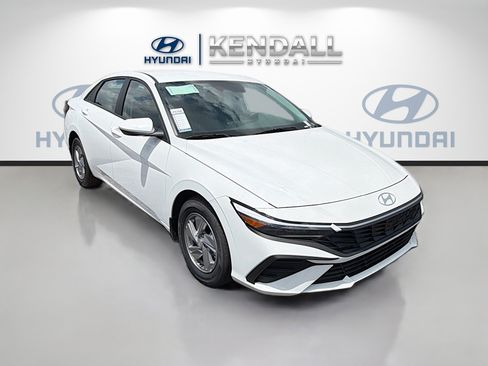 New 2026 Hyundai Elantra SE FWD image 1