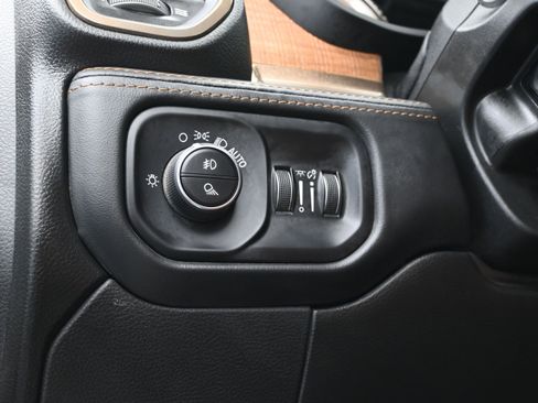 Used 2021 RAM 3500 Limited AWD/4WD image 11