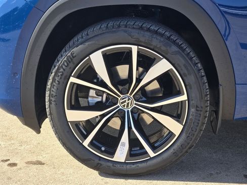 New 2026 Volkswagen Atlas Cross Sport SEL Premium R-Line AWD/4WD image 10