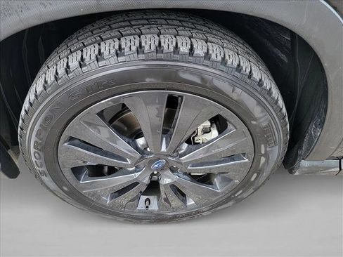 Used 2022 Subaru Ascent Onyx Edition image 9