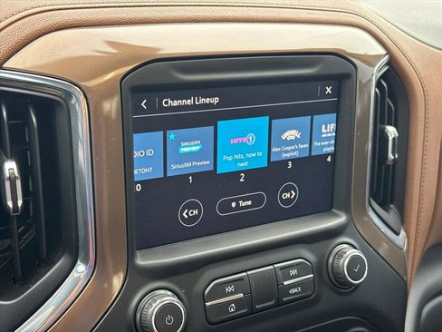 Used 2021 Chevrolet Silverado 1500 High Country w/ Technology Package AWD/4WD image 23