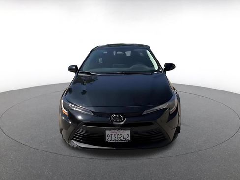 Used 2025 Toyota Corolla LE FWD image 4