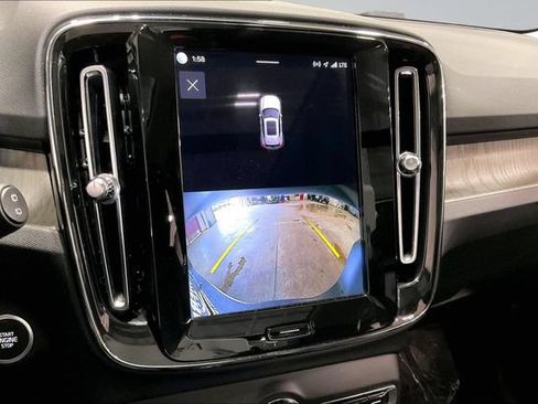 Certified 2023 Volvo XC40 B5 Plus w/ Protection Package Premier AWD/4WD image 24