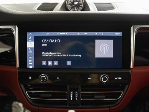 Used 2025 Porsche Macan S image 23