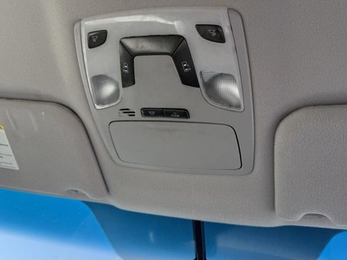 Used 2013 Toyota Sienna LE image 29