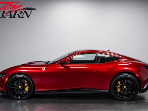 Used 2022 Ferrari Roma RWD image 2