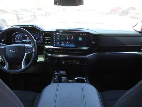 Used 2023 Chevrolet Silverado 1500 RST w/ Z71 Off-Road Package AWD/4WD image 18